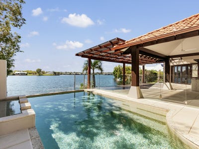 /international/au/11-karinya-place-twin-waters-qld-150995884/