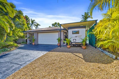 /international/au/16-yarraglen-place-parkwood-qld-151396864/