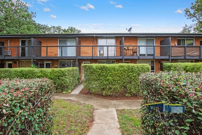 /international/au/11-46-mcmillan-crescent-narrabundah-act-150811256/