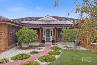 /international/au/15a-bandalong-street-tamworth-nsw-151185092/