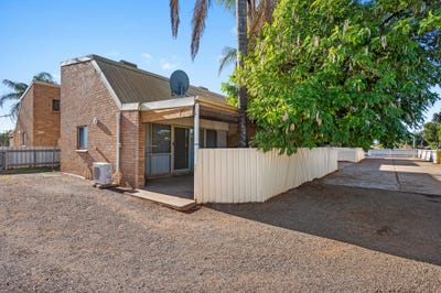 /international/au/4-4-carrington-street-south-kalgoorlie-wa-151425304/