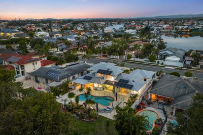 /international/au/73-santa-cruz-boulevard-clear-island-waters-qld-151167376/
