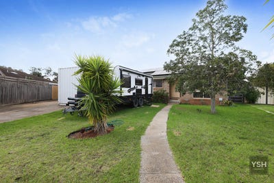 /international/au/2-berwick-place-melton-west-vic-151492304/