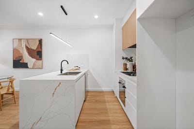 /international/au/4b-hyde-place-christies-beach-sa-152338788/
