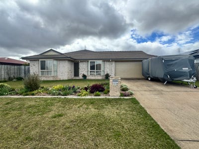 /international/au/11-oasis-drive-kingaroy-qld-151606908/