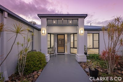 /international/au/12-emma-place-beerwah-qld-151505352/