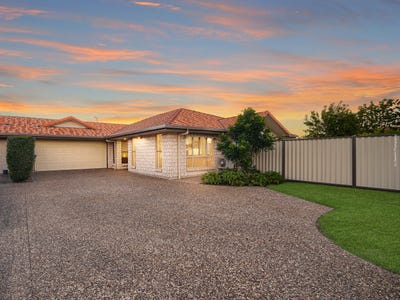 /international/au/2-41-pembridge-circuit-urraween-qld-151406564/