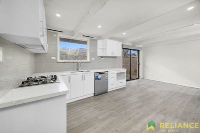 /international/au/20-eyre-street-melton-south-vic-148427460/