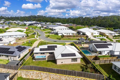 /international/au/30-scenic-drive-southside-qld-151557108/