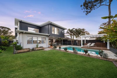 /international/au/15-nichols-street-gumdale-qld-152589864/