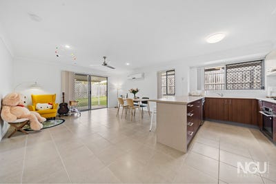 /international/au/2-brendan-thorne-place-marsden-qld-151921392/