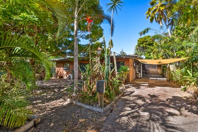/international/au/12-turnbridge-street-nelly-bay-qld-152272348/