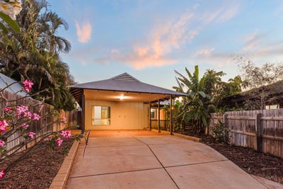 /international/au/6a-morgan-court-cable-beach-wa-152639804/