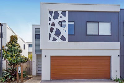 /international/au/55-7-angela-way-pimpama-qld-152668144/