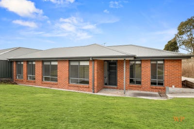 /international/au/1-40-powlett-street-kilmore-vic-148576916/