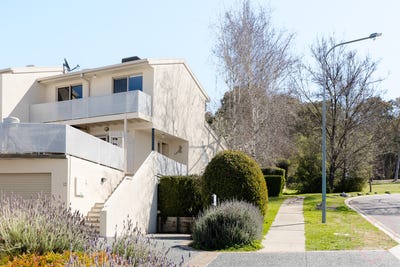 /international/au/12-44-medworth-crescent-lyneham-act-152301000/
