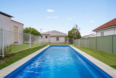 /international/au/35-hamilton-street-booval-qld-140949880/