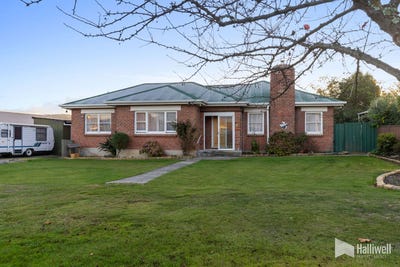 /international/au/74-hamilton-street-latrobe-tas-151281064/