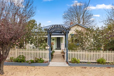 /international/au/6-malone-street-braidwood-nsw-151241596/