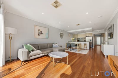 /international/au/8-31-tallara-parkway-narrabundah-act-150965336/