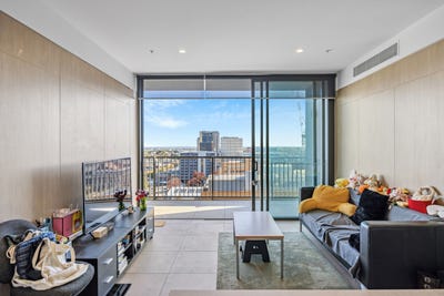 /international/au/1108-17-penny-place-adelaide-sa-148175308/