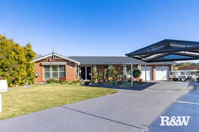 /international/au/4-yarra-close-kearns-nsw-148519168/