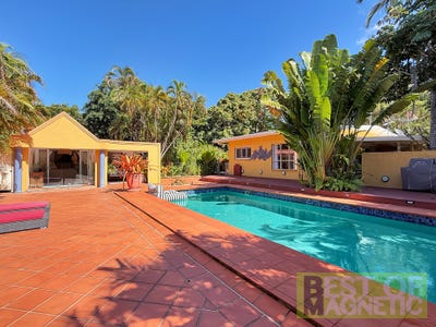 /international/au/14-yates-street-nelly-bay-qld-152666684/