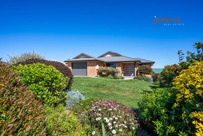 /international/au/8-ewington-way-romaine-tas-152577640/