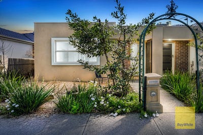 /international/au/5-village-walk-mernda-vic-152511272/