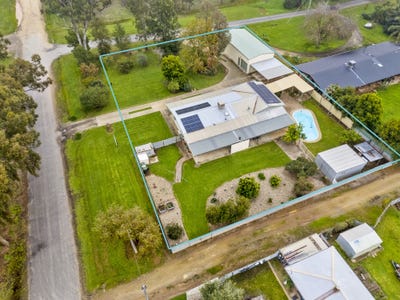 /international/au/142-adams-street-corowa-nsw-151684096/