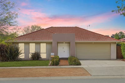 /international/au/1-card-street-gungahlin-act-152549916/