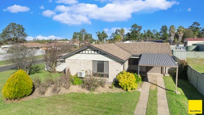 /international/au/48-rowan-avenue-uralla-nsw-151609944/