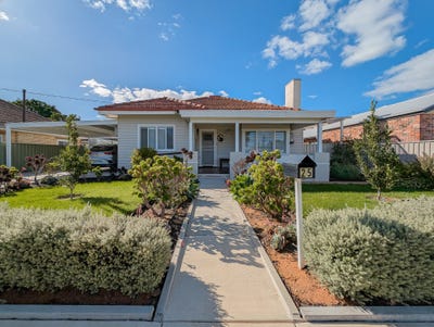 /international/au/25-andrew-street-kerang-vic-126861878/