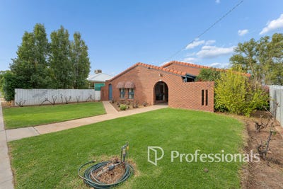 /international/au/85-jacaranda-street-red-cliffs-vic-151268188/