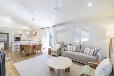 /international/au/147-90-carrs-drive-yamba-nsw-152554000/
