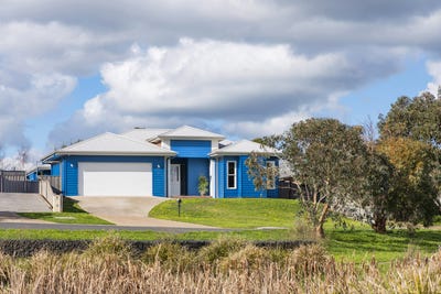/international/au/12-irene-way-kyneton-vic-151584692/