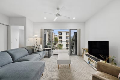 /international/au/9-2-amisfield-avenue-nundah-qld-152492868/
