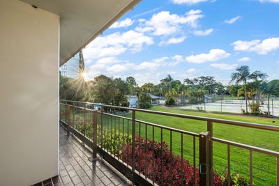 /international/au/2-13-27-fairway-drive-clear-island-waters-qld-151507440/
