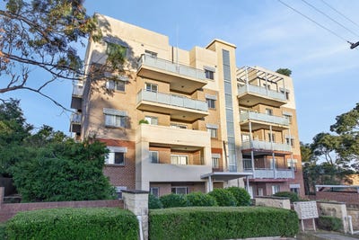 /international/au/12-19-21-oxford-street-blacktown-nsw-151308560/