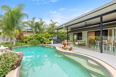 /international/au/10-campbell-street-sorrento-qld-151665884/
