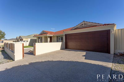 /international/au/128-caledonia-avenue-currambine-wa-151616960/