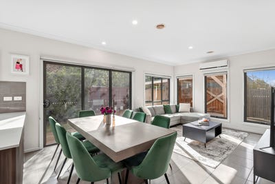/international/au/12d-griffen-street-hamlyn-heights-vic-150915608/