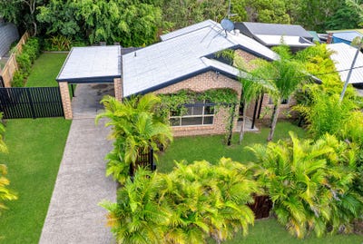 /international/au/4-whittaker-close-urangan-qld-151478548/