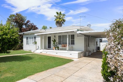 /international/au/32-ceduna-street-mount-austin-nsw-152539516/