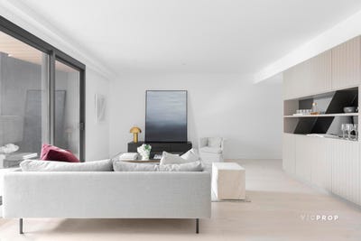 /international/au/ugc03-708-burwood-road-hawthorn-east-vic-148460320/