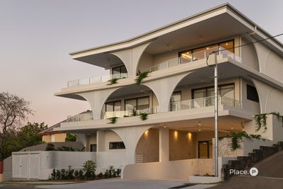 /international/au/43-wambool-street-bulimba-qld-152440928/