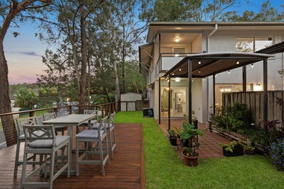 /international/au/19-1-glenquarie-place-the-gap-qld-151578052/