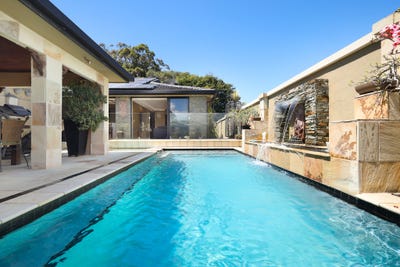 /international/au/2-8-macaw-avenue-miami-qld-152500492/