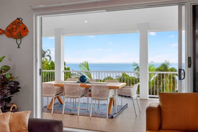 /international/au/8-blackcurrant-drive-hideaway-bay-qld-150668328/