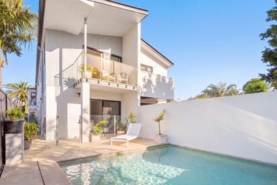 /international/au/2-90-leyte-avenue-palm-beach-qld-152506316/
